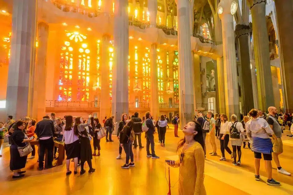 Tur Sagrada Familia Terbaik 2026