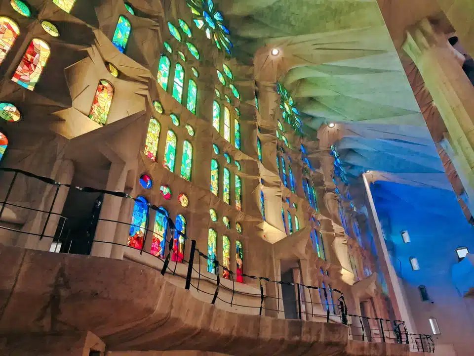 Tur Sagrada Familia Terbaik 2026