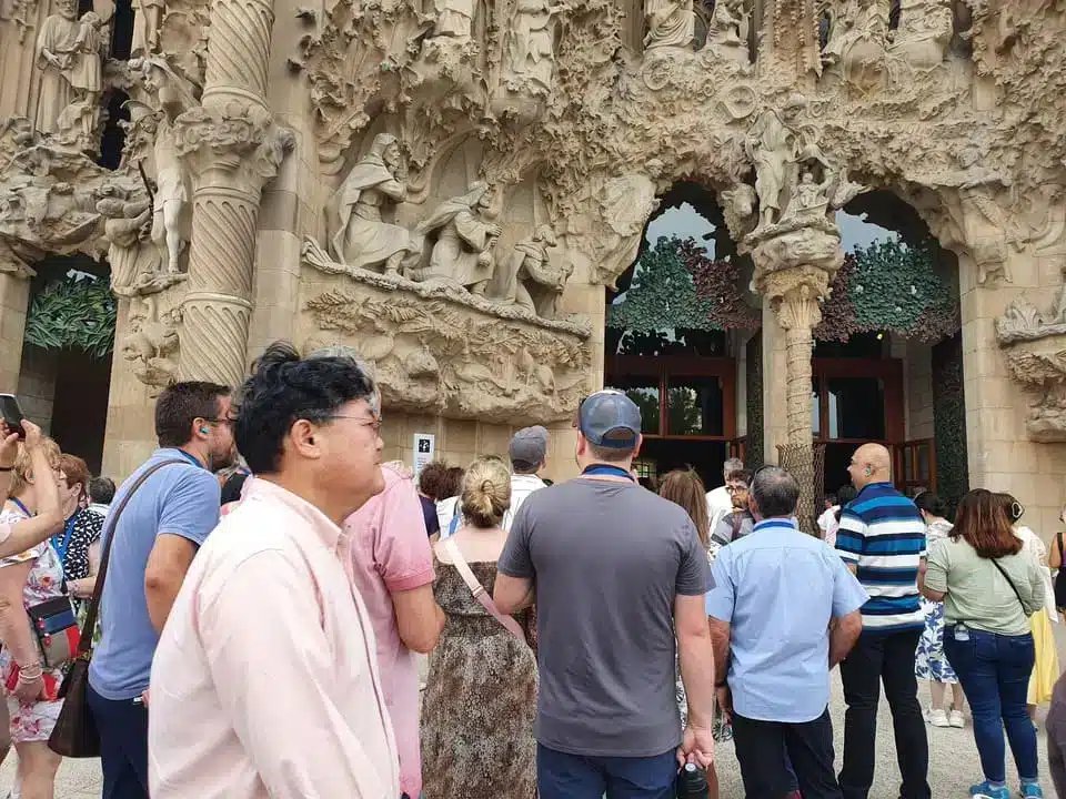 Tur Sagrada Familia Terbaik 2026