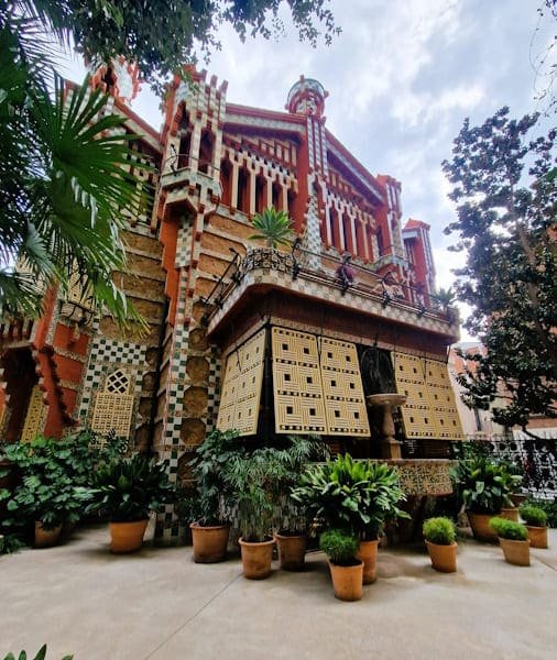 The exterior of Casa Vicens